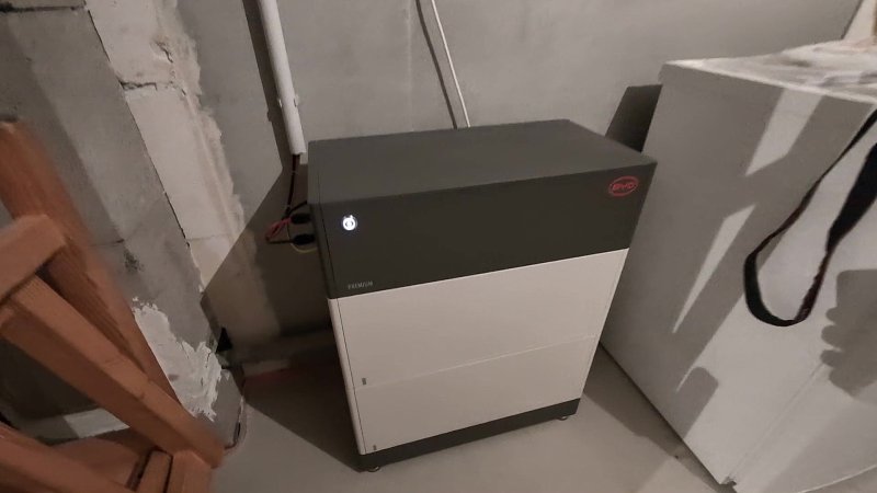 Der BYD Speicher mit aktuell 5,1 kWh Speicherkapazität ist einfach erweiterbar. Der BYD Speicher mit aktuell 5,1 kWh Speicherkapazität ist einfach erweiterbar.