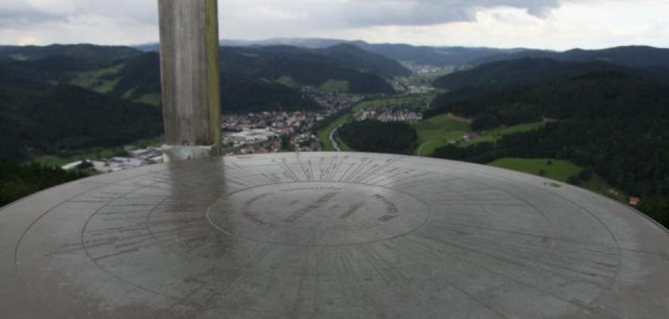 Aussicht über Hausach vom Spitzfelsen aus.