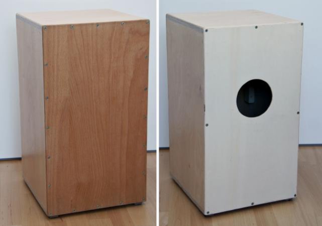 Das fertige Eigenbau-Cajon von vorne und hinten.