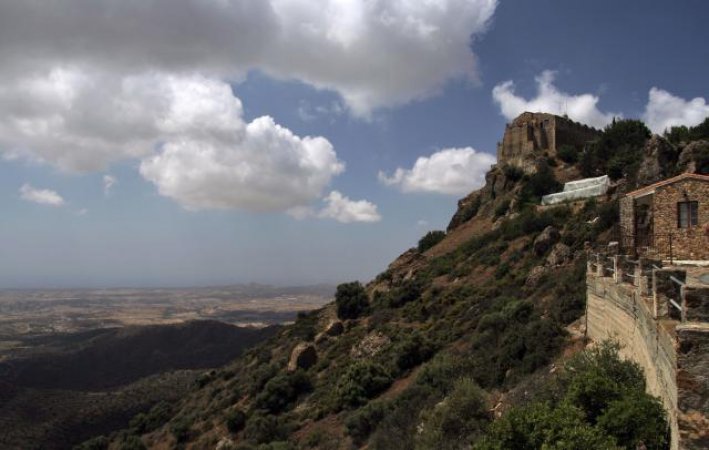 Blick hinunter vom Kloster Stavrovouni auf Zypern