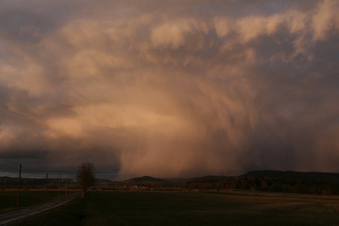 Die Hurrikanwolke - Zoom