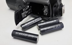 Das sind meine neuen Blitz-Akkus: Vier Eneloop Pro  